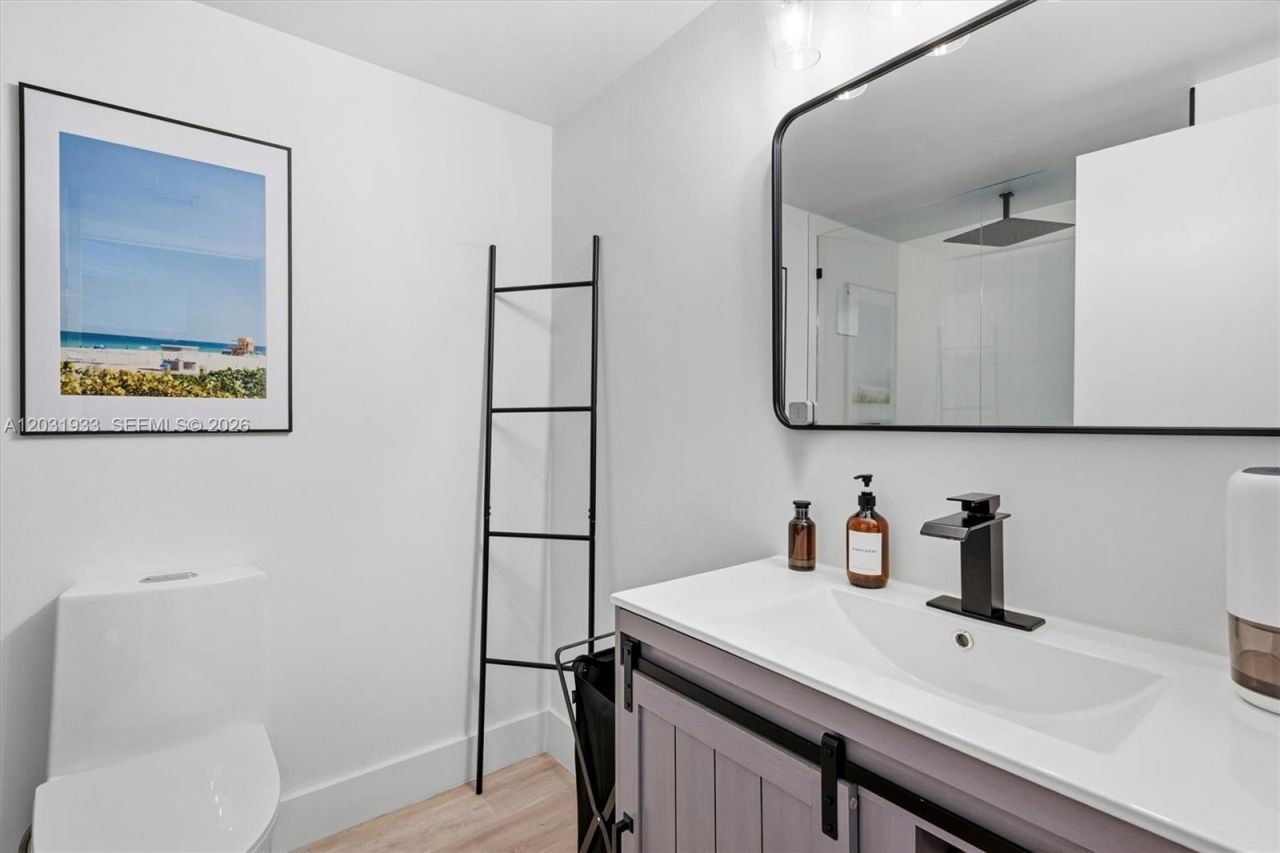 701 Brickell Key Blvd , Unit 1106, Miami, FL 33131 Photo