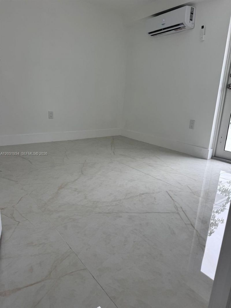 15615 NE 5th Ct , Unit A, Miami, FL 33162 Photo