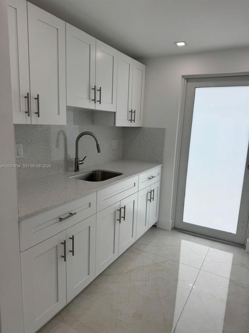 15615 NE 5th Ct , Unit A, Miami, FL 33162 Photo