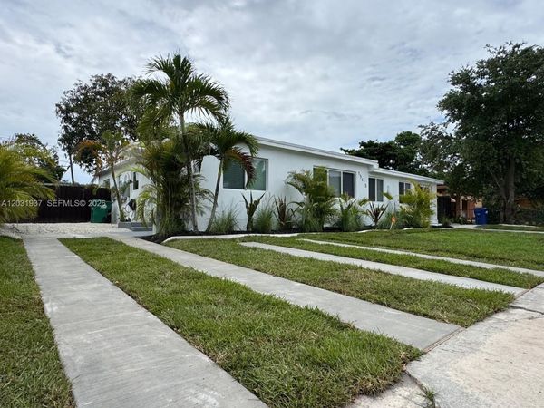 15615 NE 5th Ct , Unit B, Miami, FL 33162