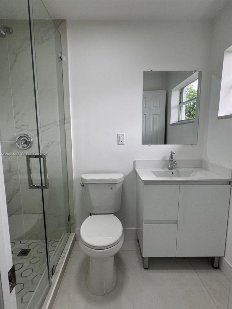 15615 NE 5th Ct , Unit B, Miami, FL 33162 Photo
