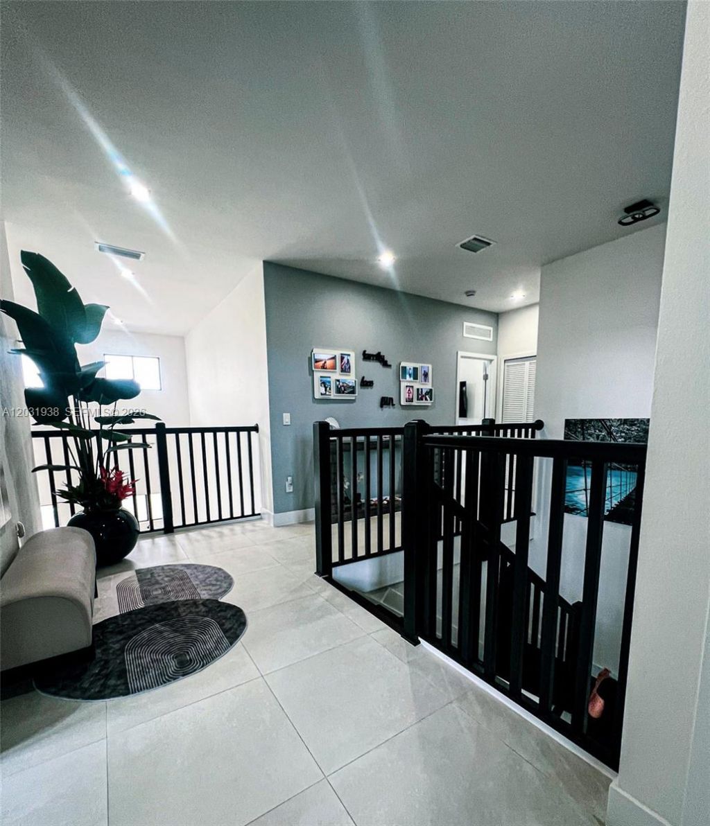 14405 SW 13th Ter , Miami, FL 33184 Photo