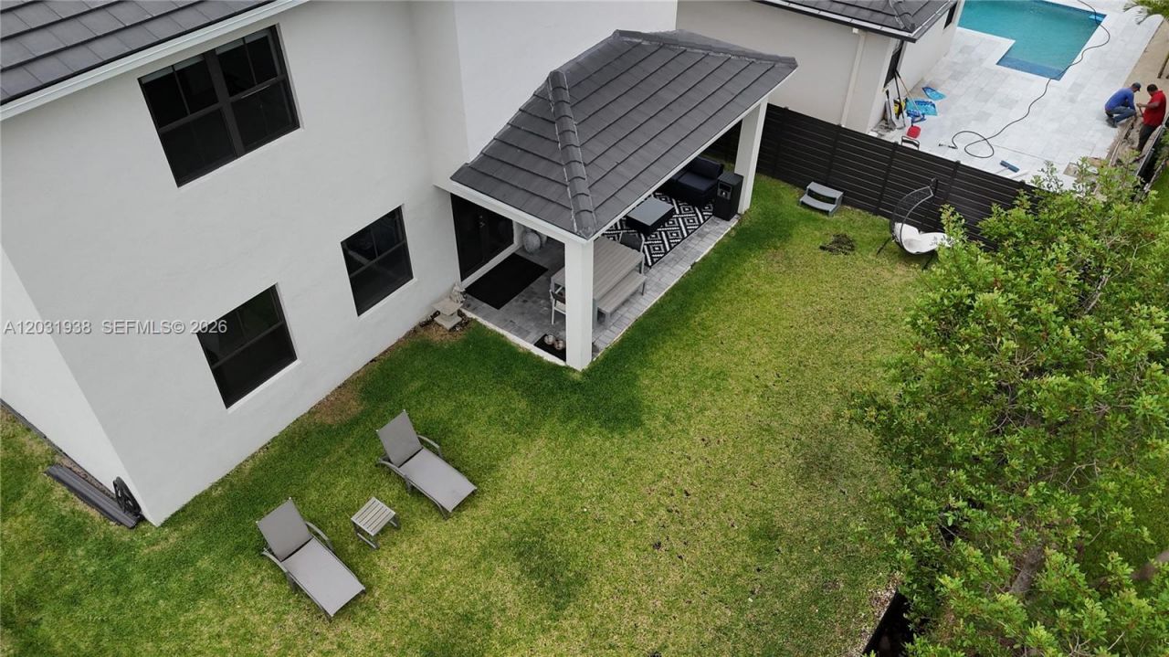 14405 SW 13th Ter , Miami, FL 33184 Photo