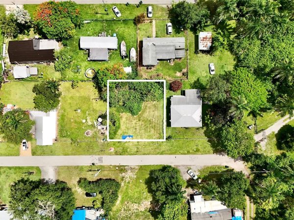 238 Old Train Ln , Copeland, FL 34137