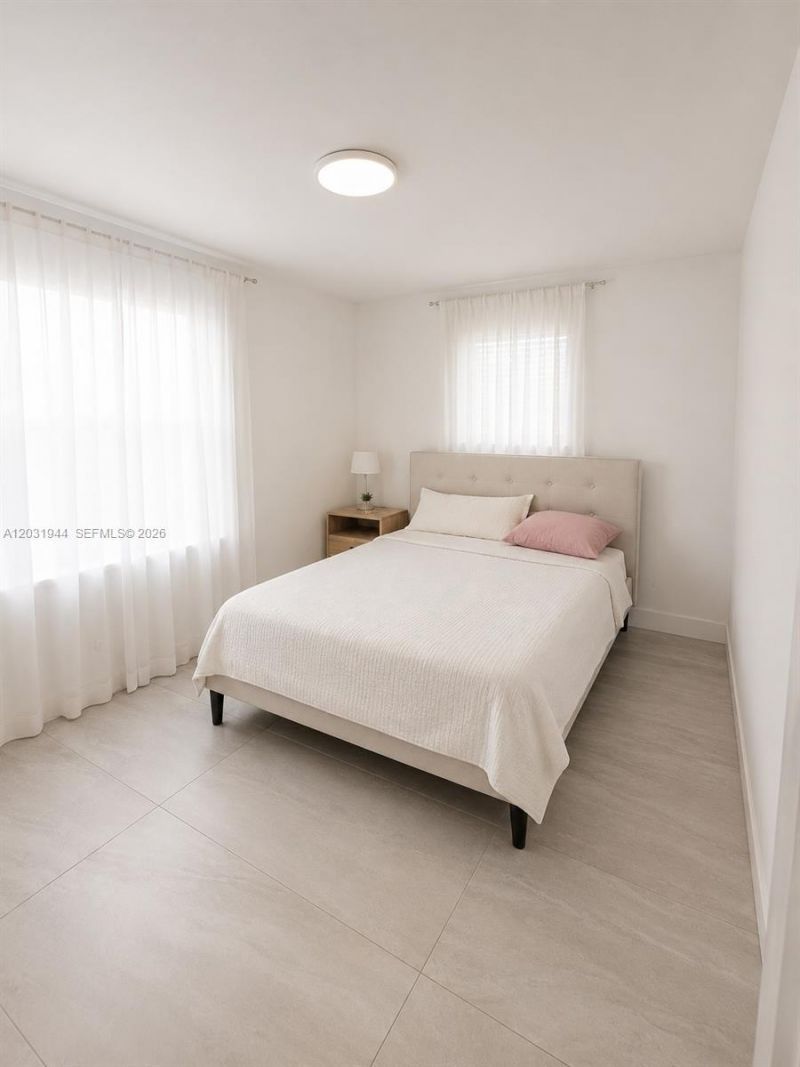 800 NE 2nd Ct, Hallandale Beach, FL 33009 Photo
