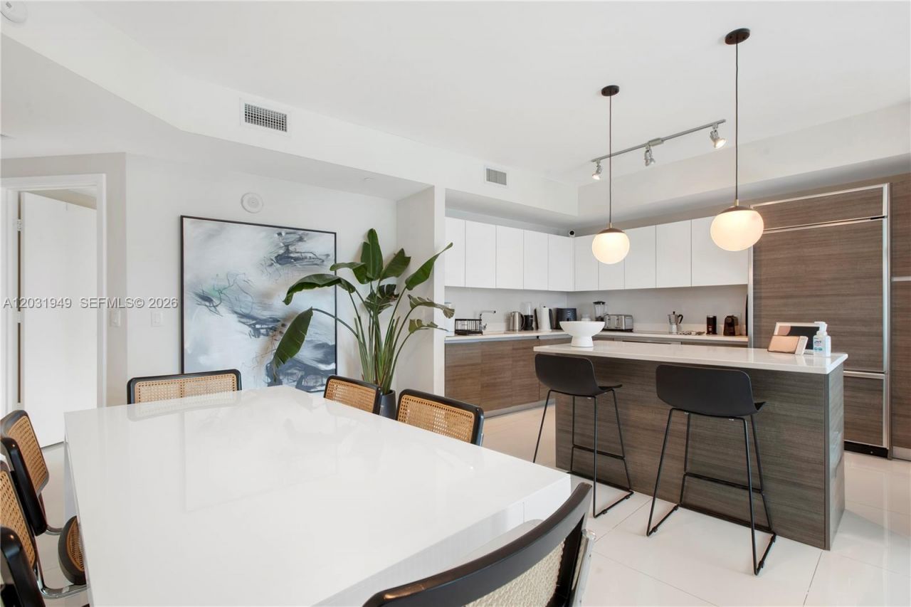 1100 S Miami Ave , Unit 3810, Miami, FL 33130 Photo