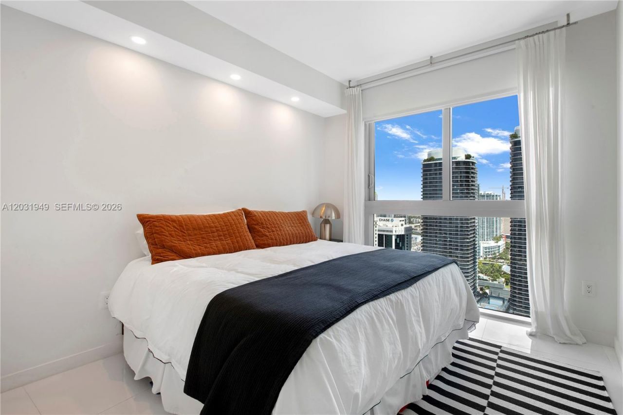1100 S Miami Ave , Unit 3810, Miami, FL 33130 Photo