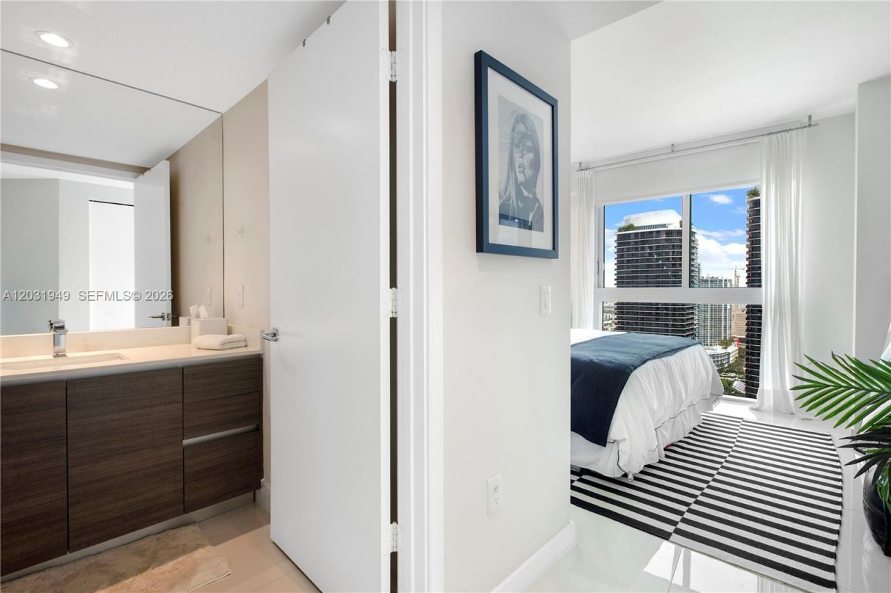 1100 S Miami Ave , Unit 3810, Miami, FL 33130 Photo