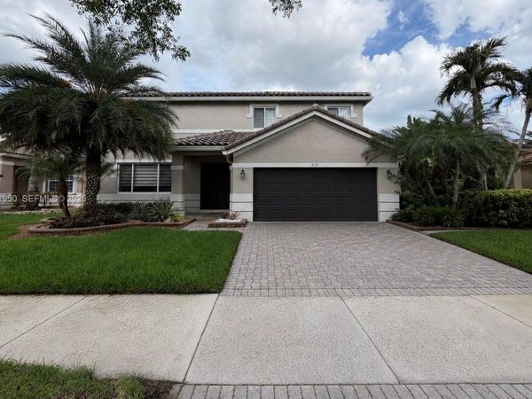 830 Hawthorn Ter, Weston, FL 33327