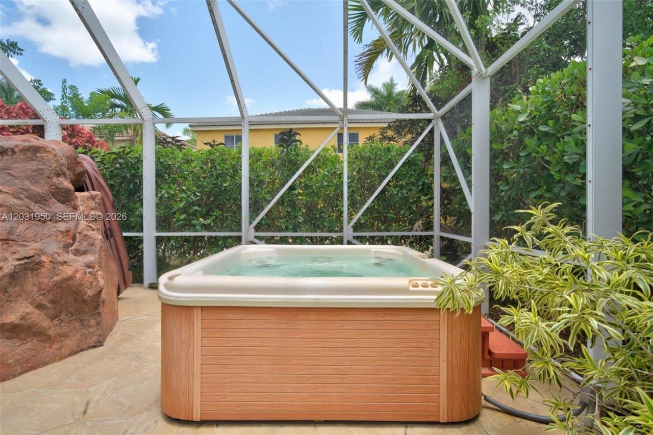 830 Hawthorn Ter, Weston, FL 33327 Photo