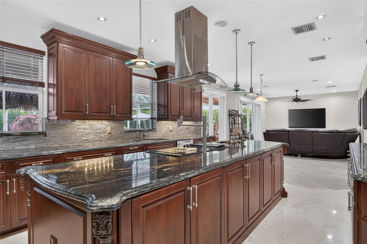 830 Hawthorn Ter, Weston, FL 33327 Photo