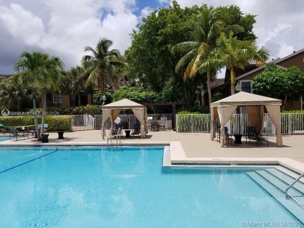 15610 SW 105th Ln, Unit 606, Miami, FL 33196 Photo