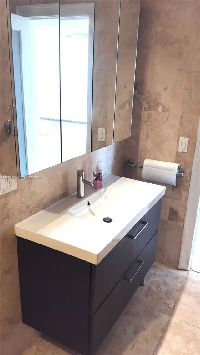 2020 NE 135th St , Unit 506, North Miami, FL 33181 Photo