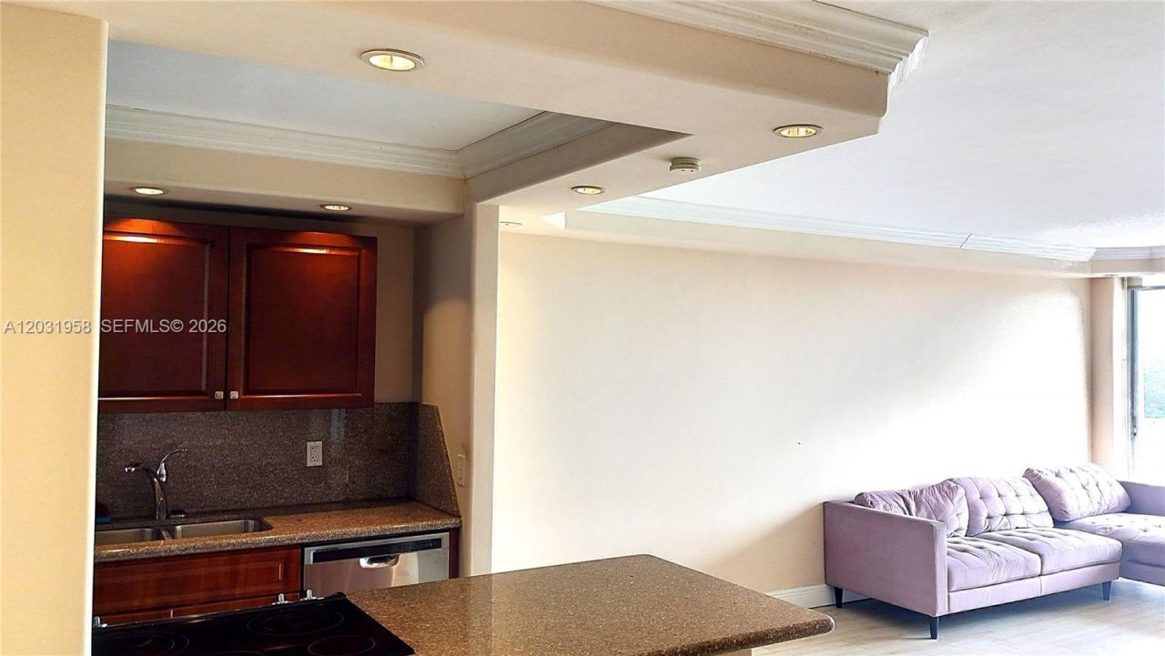 2020 NE 135th St , Unit 506, North Miami, FL 33181 Photo