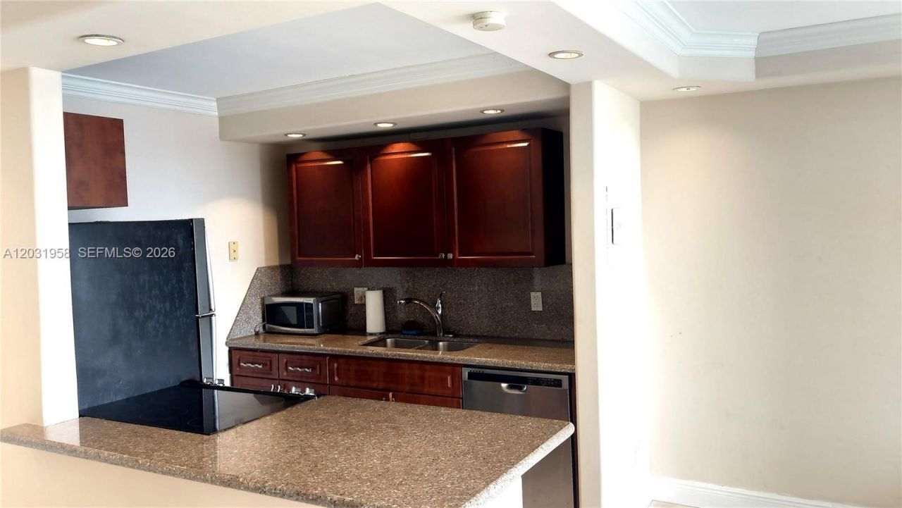 2020 NE 135th St , Unit 506, North Miami, FL 33181 Photo
