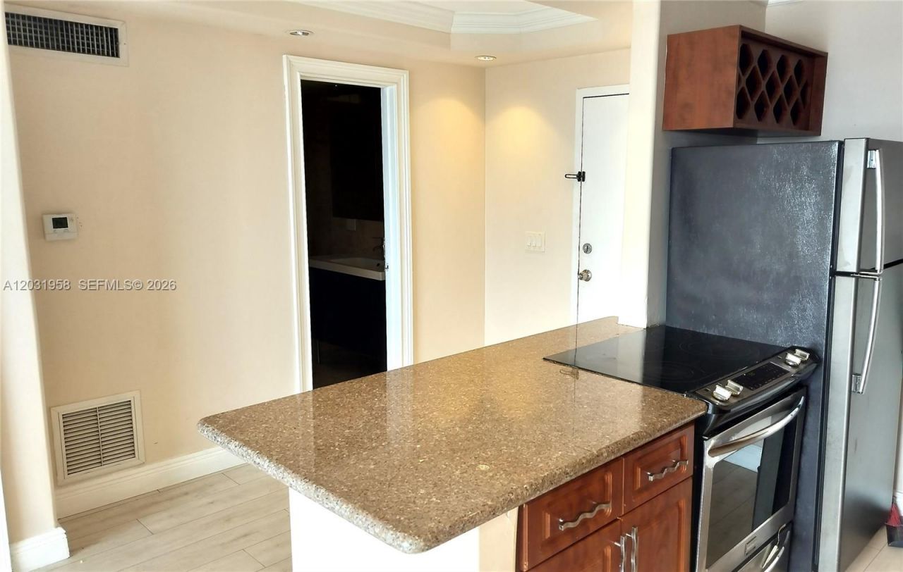 2020 NE 135th St , Unit 506, North Miami, FL 33181 Photo