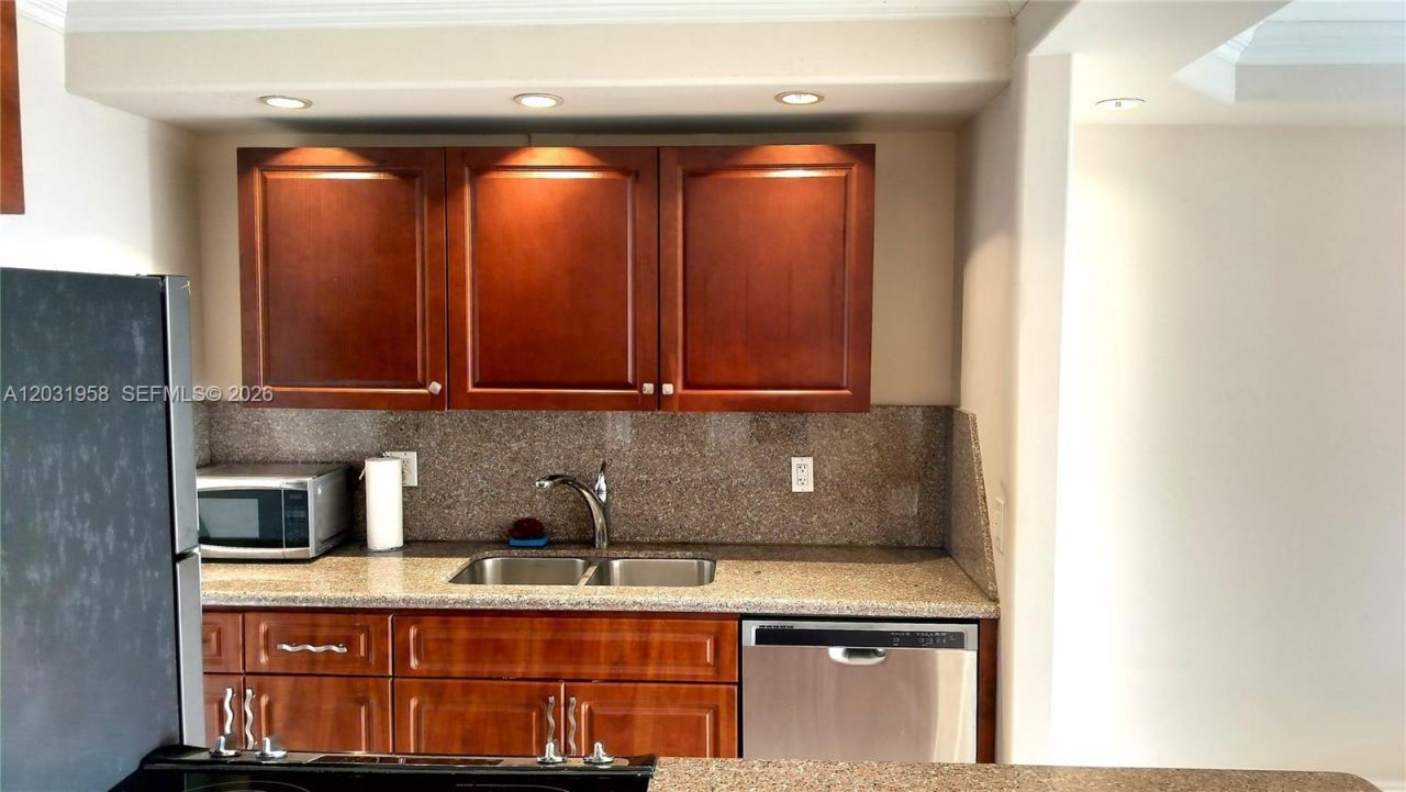 2020 NE 135th St , Unit 506, North Miami, FL 33181 Photo