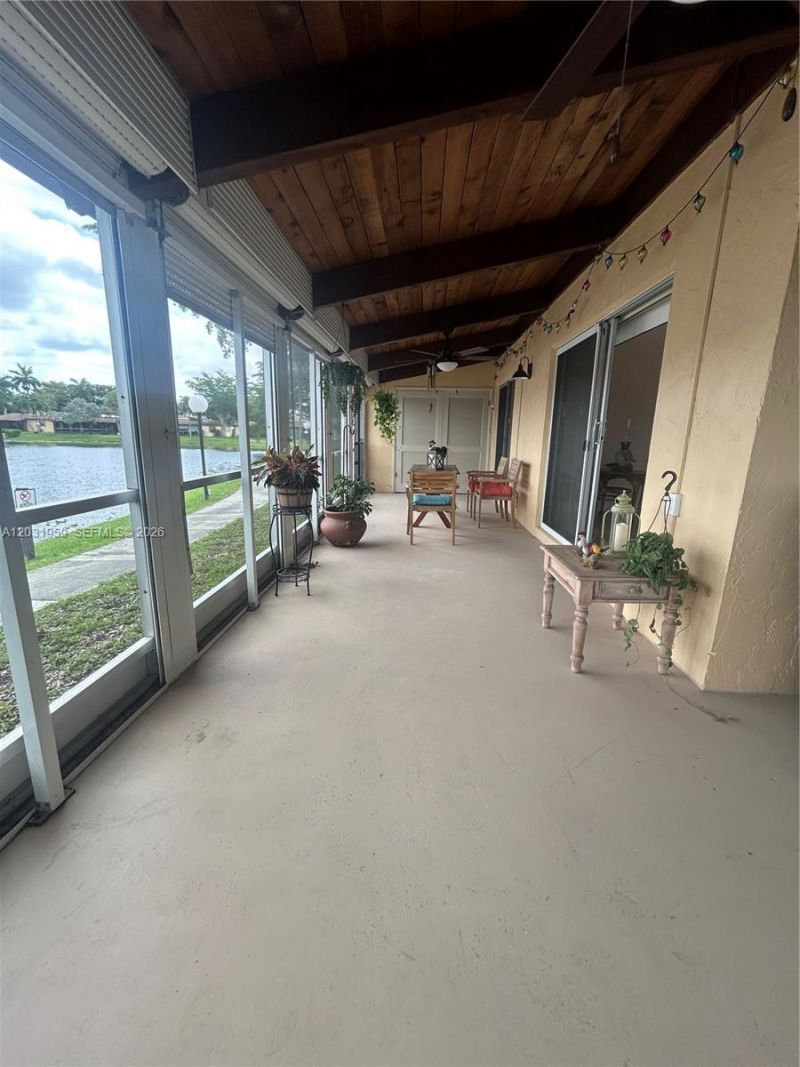 322 Briarwood Cir , Unit 1-17, Hollywood, FL 33024 Photo