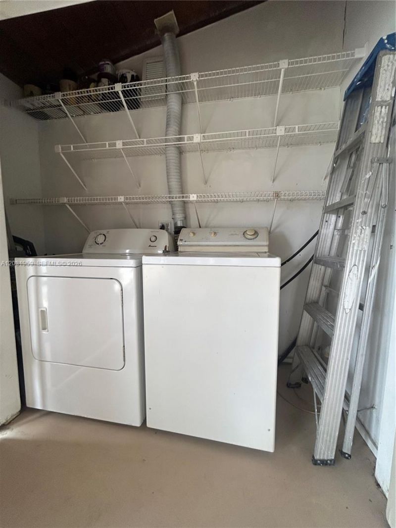 322 Briarwood Cir , Unit 1-17, Hollywood, FL 33024 Photo