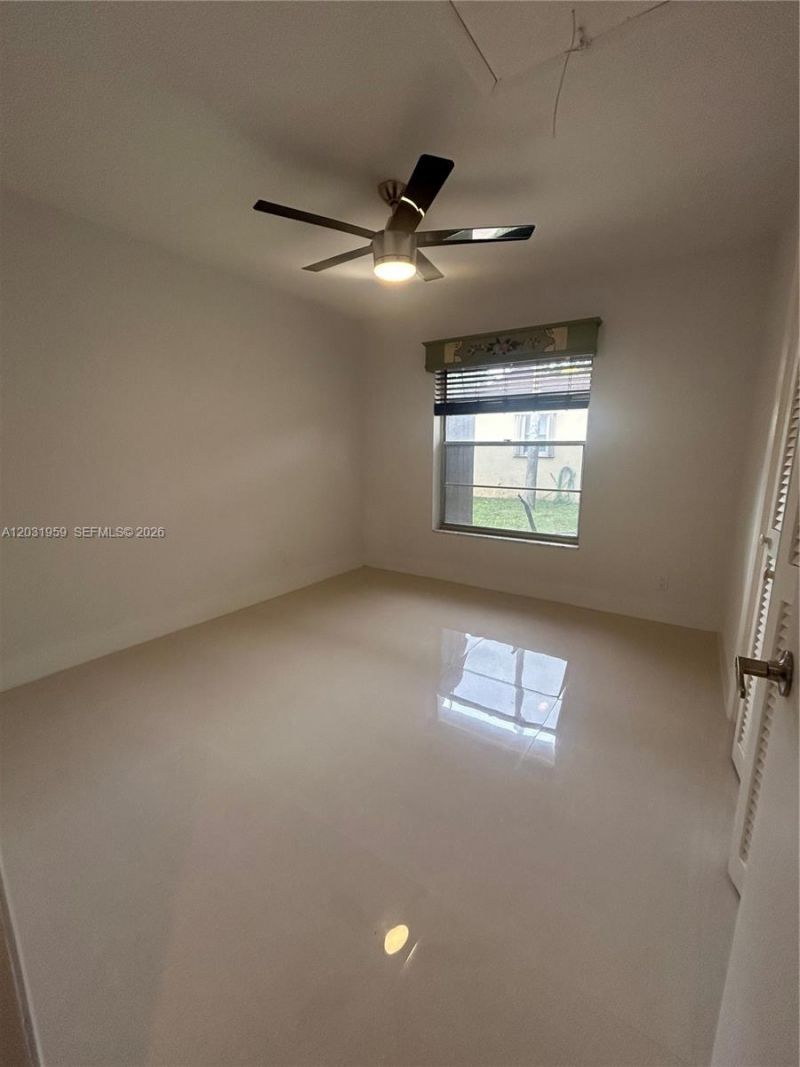 322 Briarwood Cir , Unit 1-17, Hollywood, FL 33024 Photo