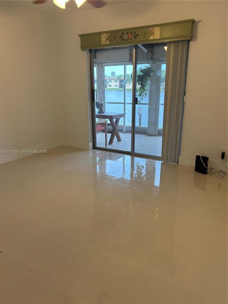 322 Briarwood Cir , Unit 1-17, Hollywood, FL 33024 Photo