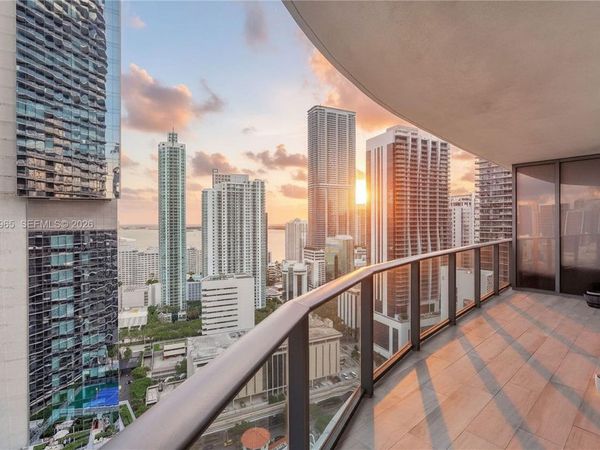 45 SW 9th St , Unit 2901, Miami, FL 33130