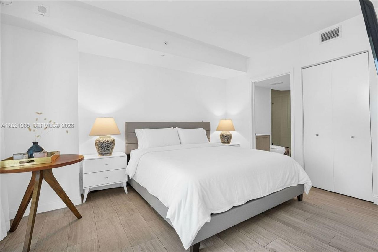45 SW 9th St , Unit 2901, Miami, FL 33130 Photo