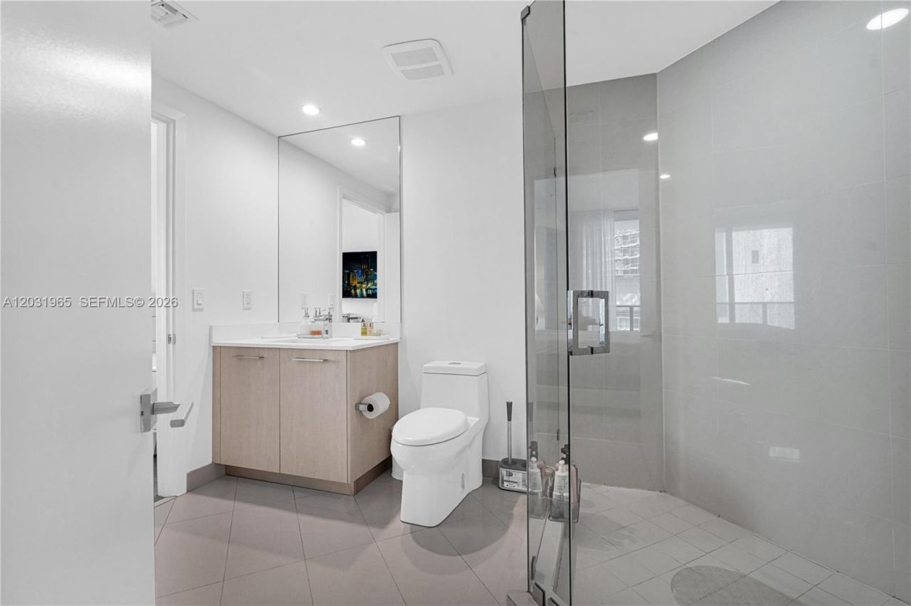 45 SW 9th St , Unit 2901, Miami, FL 33130 Photo