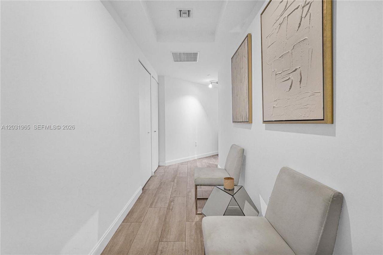 45 SW 9th St , Unit 2901, Miami, FL 33130 Photo