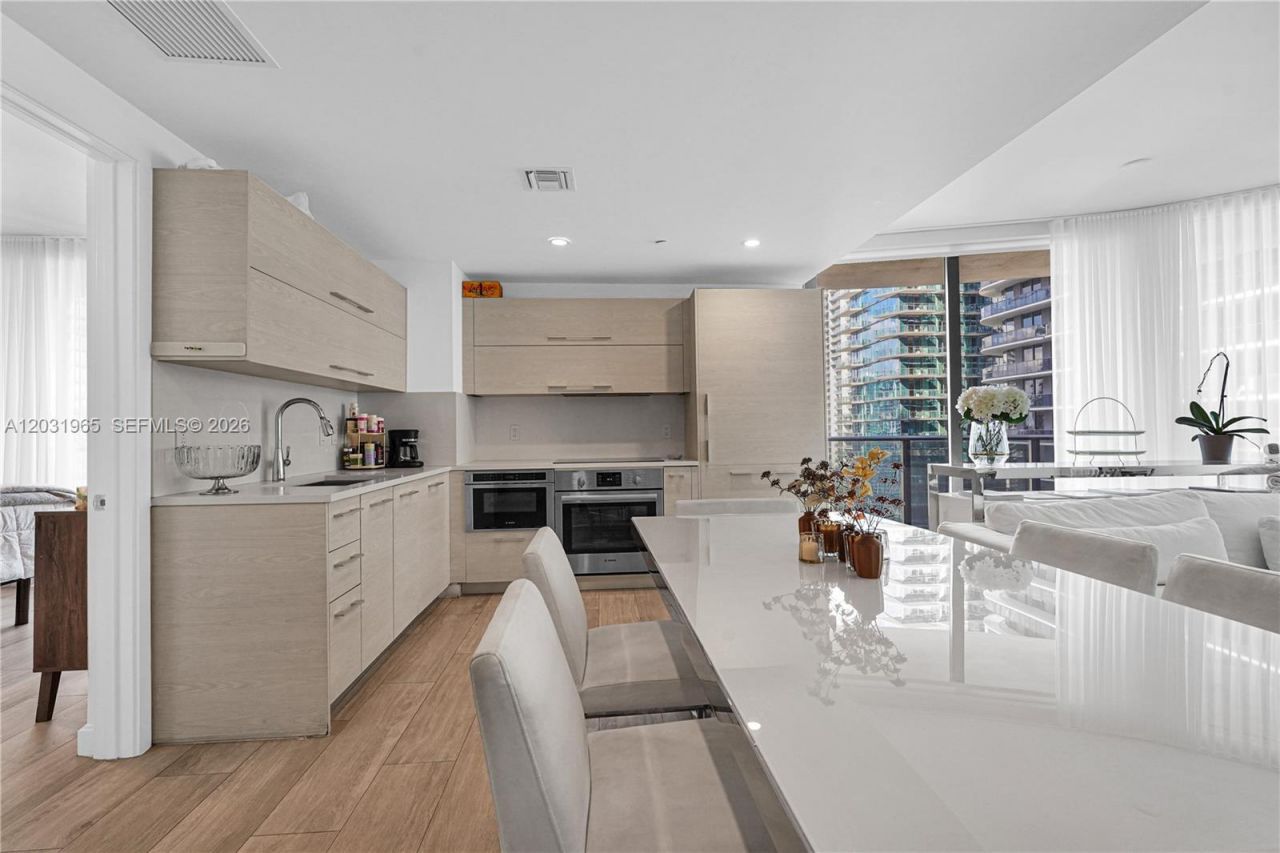 45 SW 9th St , Unit 2901, Miami, FL 33130 Photo