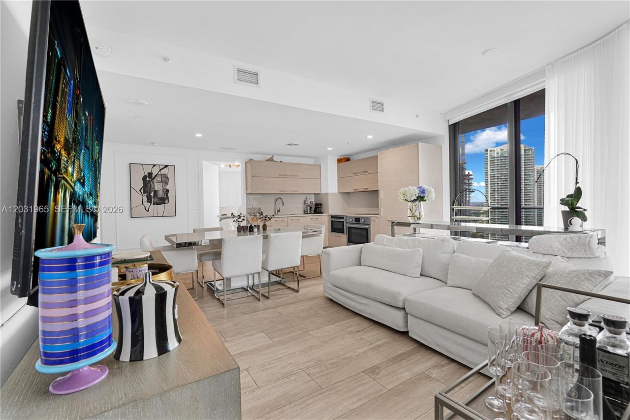 45 SW 9th St , Unit 2901, Miami, FL 33130 Photo