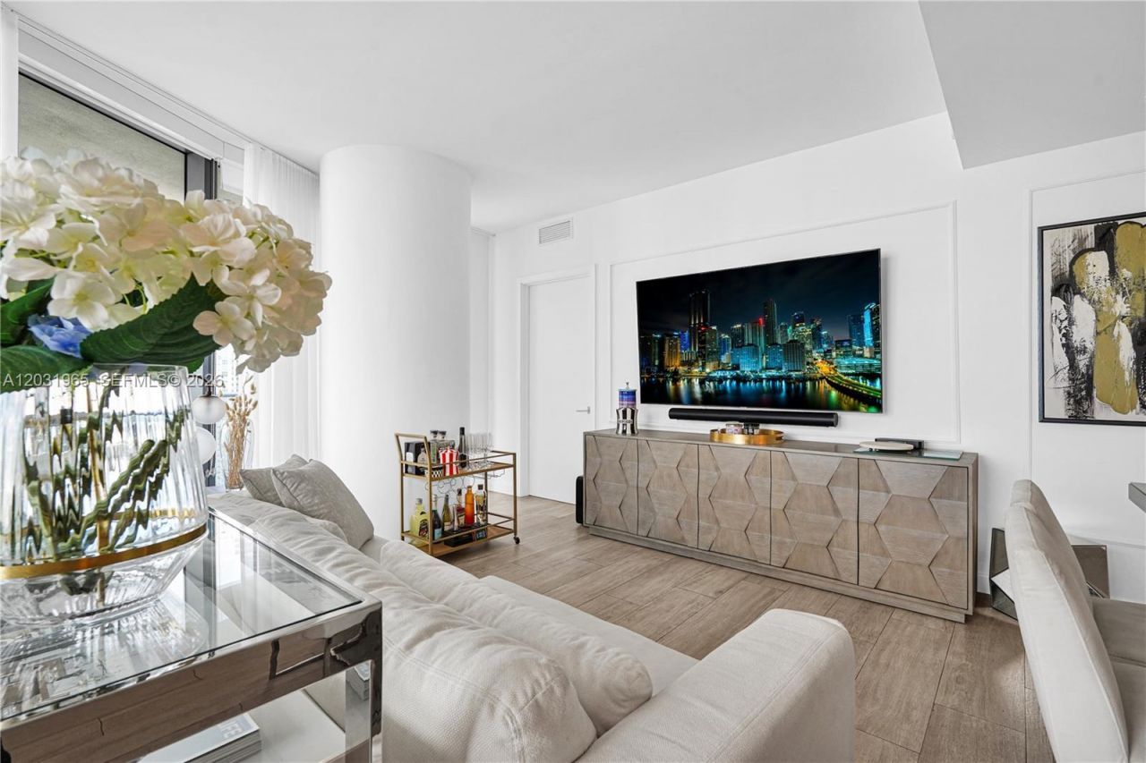 45 SW 9th St , Unit 2901, Miami, FL 33130 Photo
