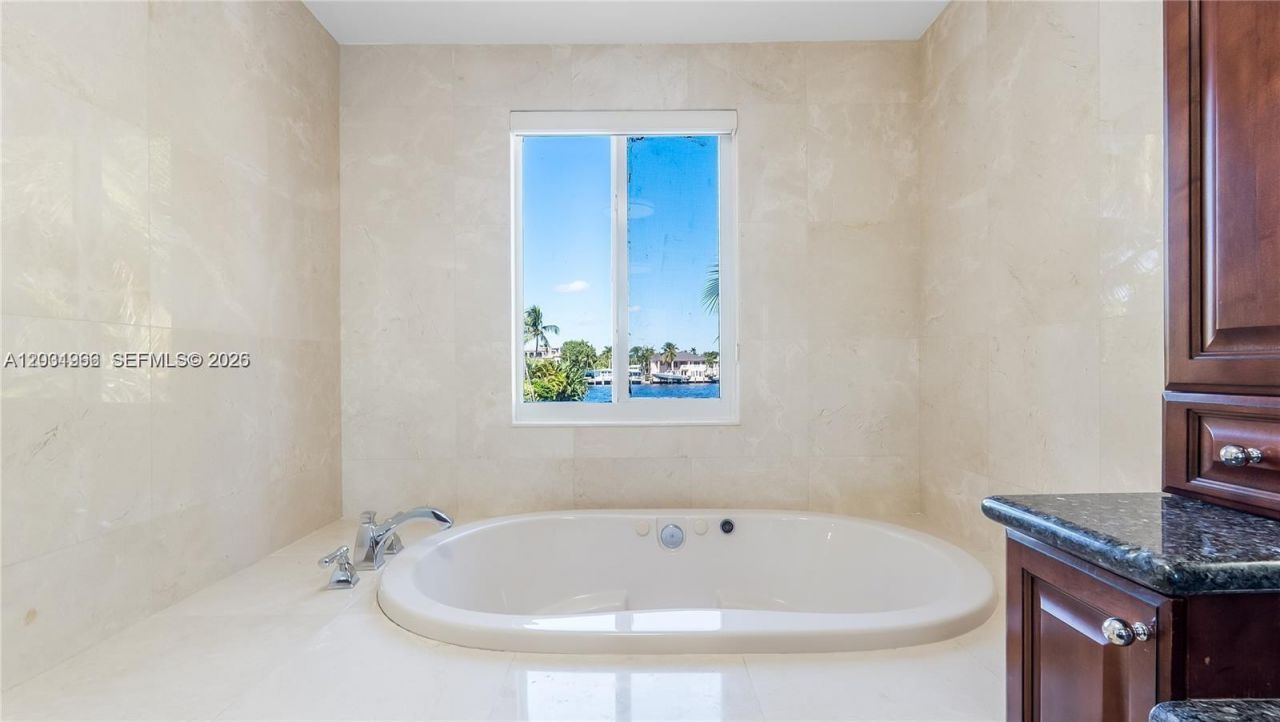 2445 SE 8th St , Pompano Beach, FL 33062 Photo