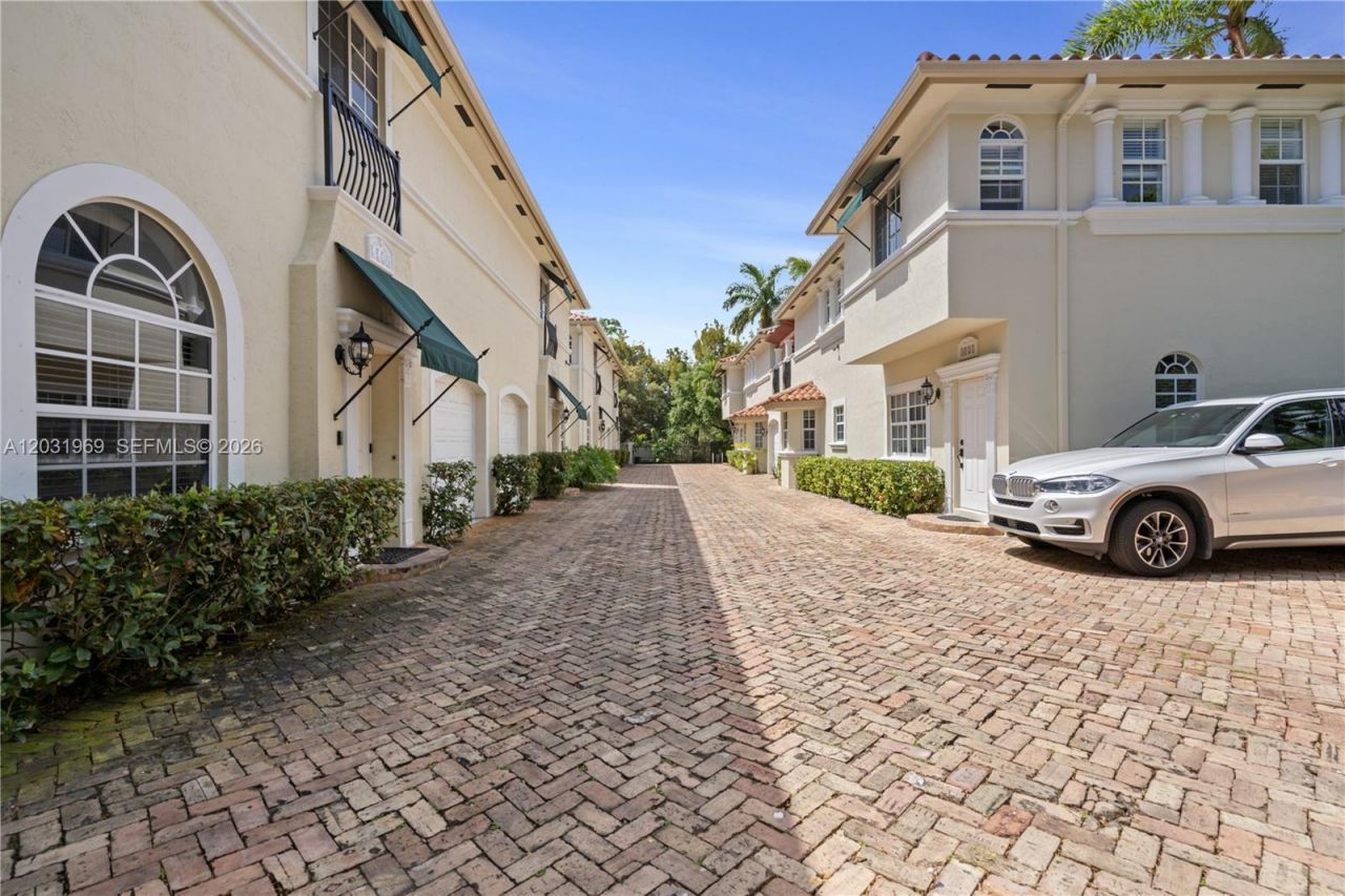 3229 Virginia St , Unit 3229, Miami, FL 33133 Photo