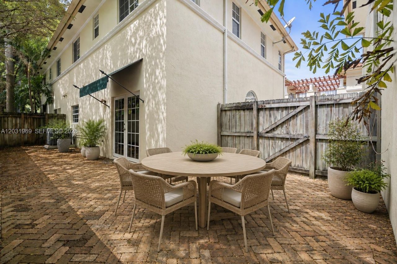 3229 Virginia St , Unit 3229, Miami, FL 33133 Photo