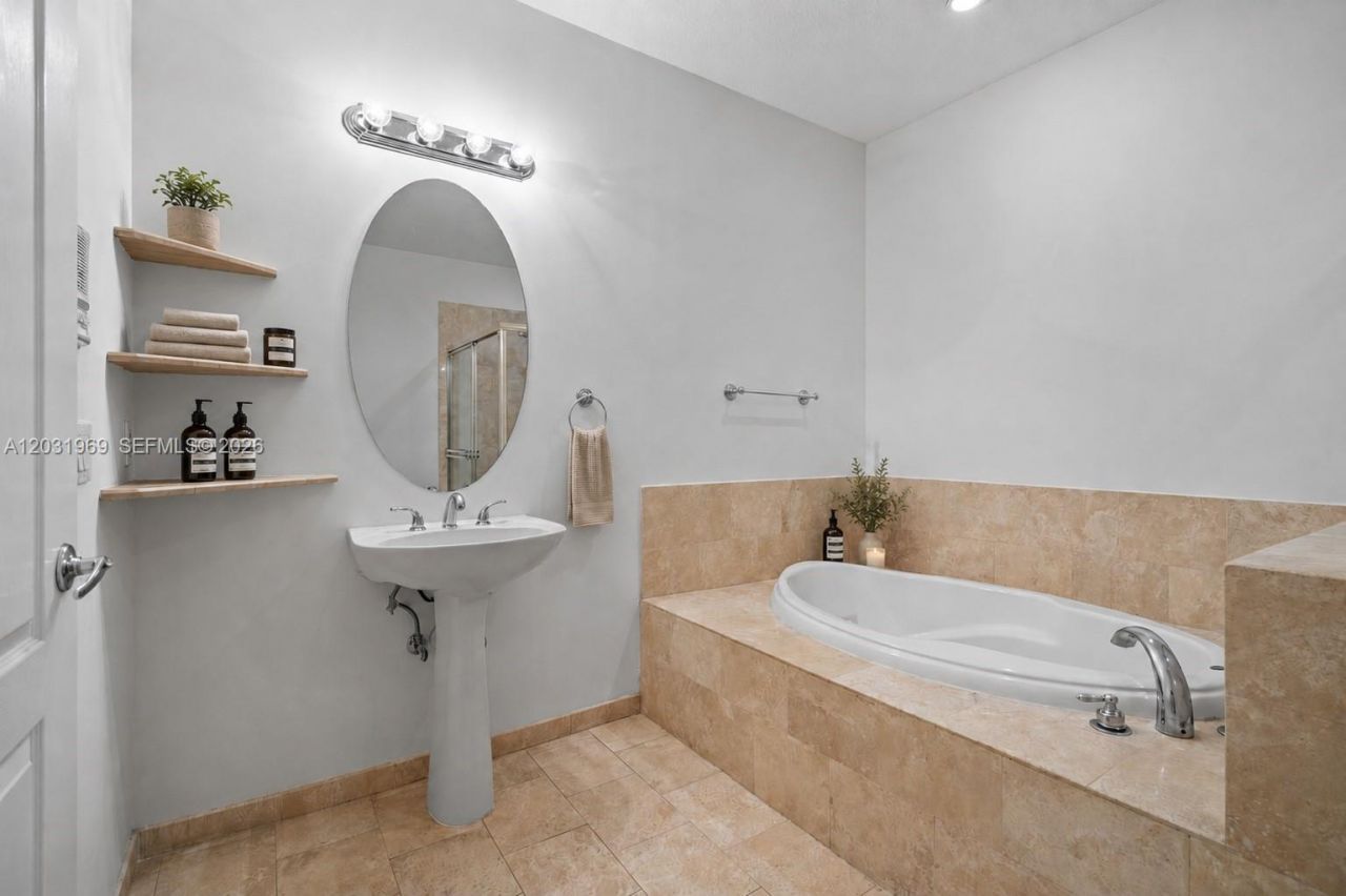3229 Virginia St , Unit 3229, Miami, FL 33133 Photo