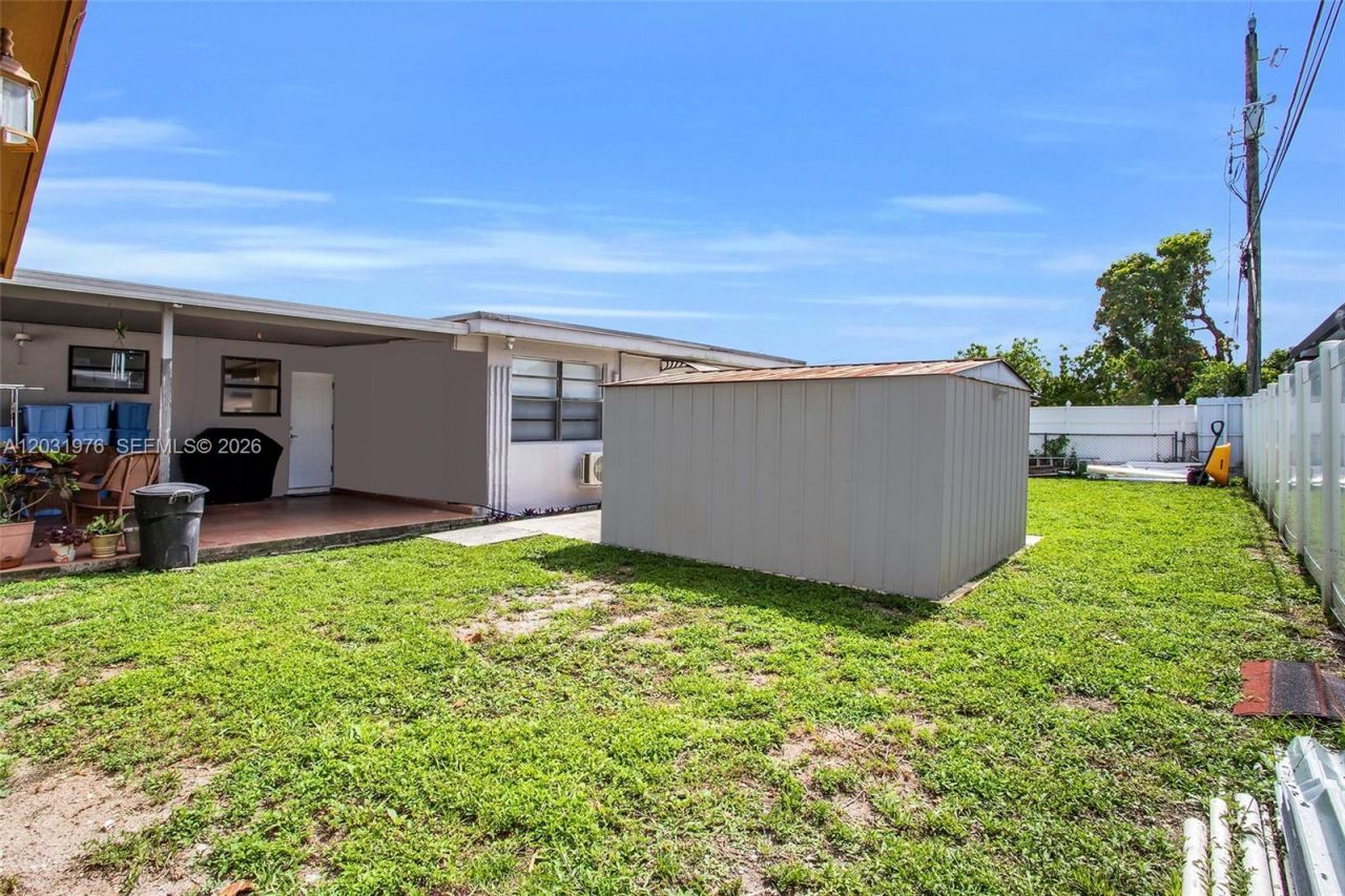 855 W 70th Pl , Hialeah, FL 33014 Photo