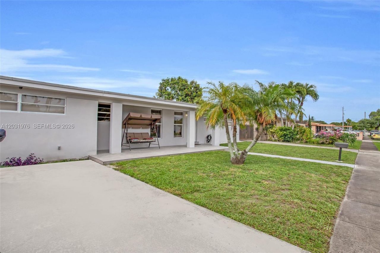 855 W 70th Pl , Hialeah, FL 33014 Photo