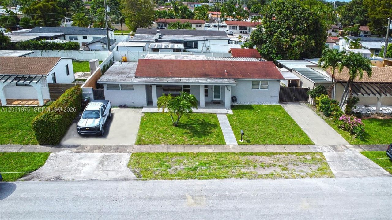 855 W 70th Pl , Hialeah, FL 33014 Photo