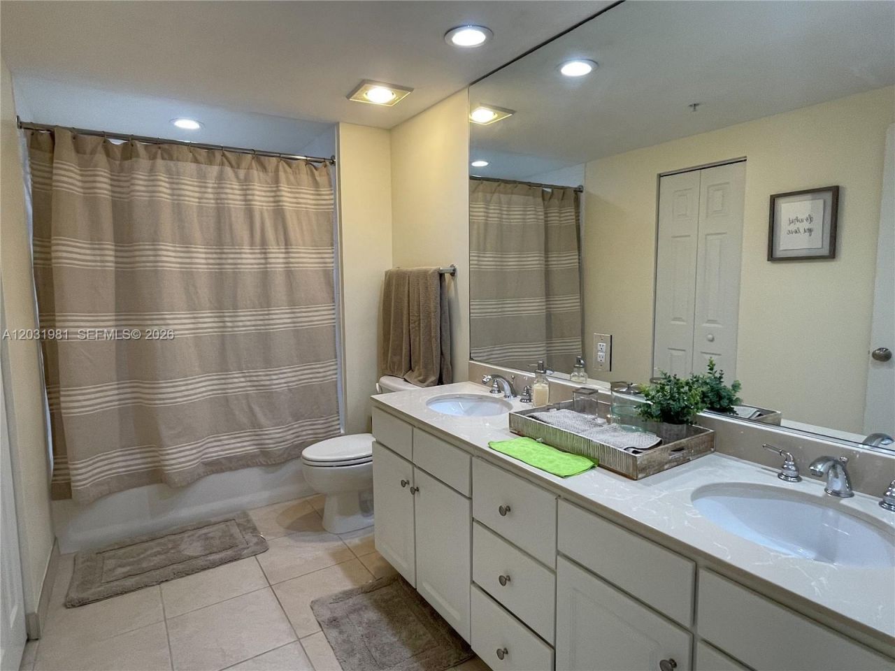 2000 N Bayshore Dr, Unit 525, Miami, FL 33137 Photo