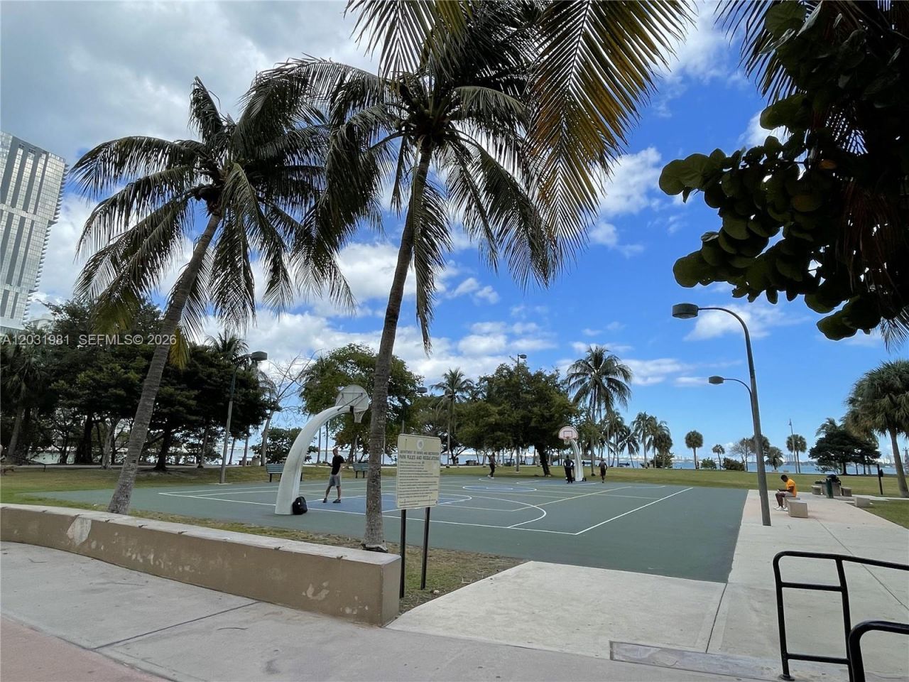 2000 N Bayshore Dr, Unit 525, Miami, FL 33137 Photo