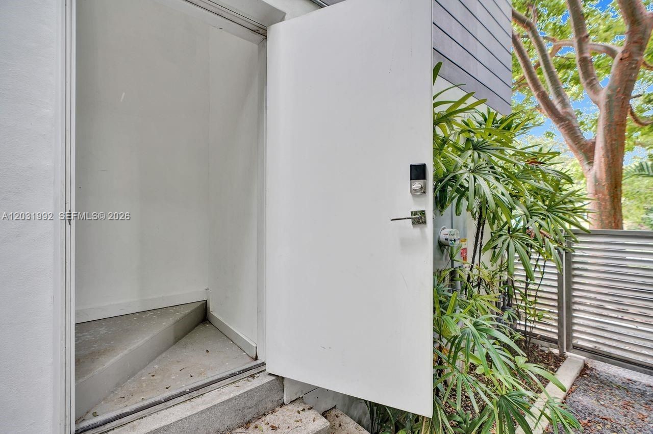 6340 SW 80th St , Miami, FL 33143 Photo