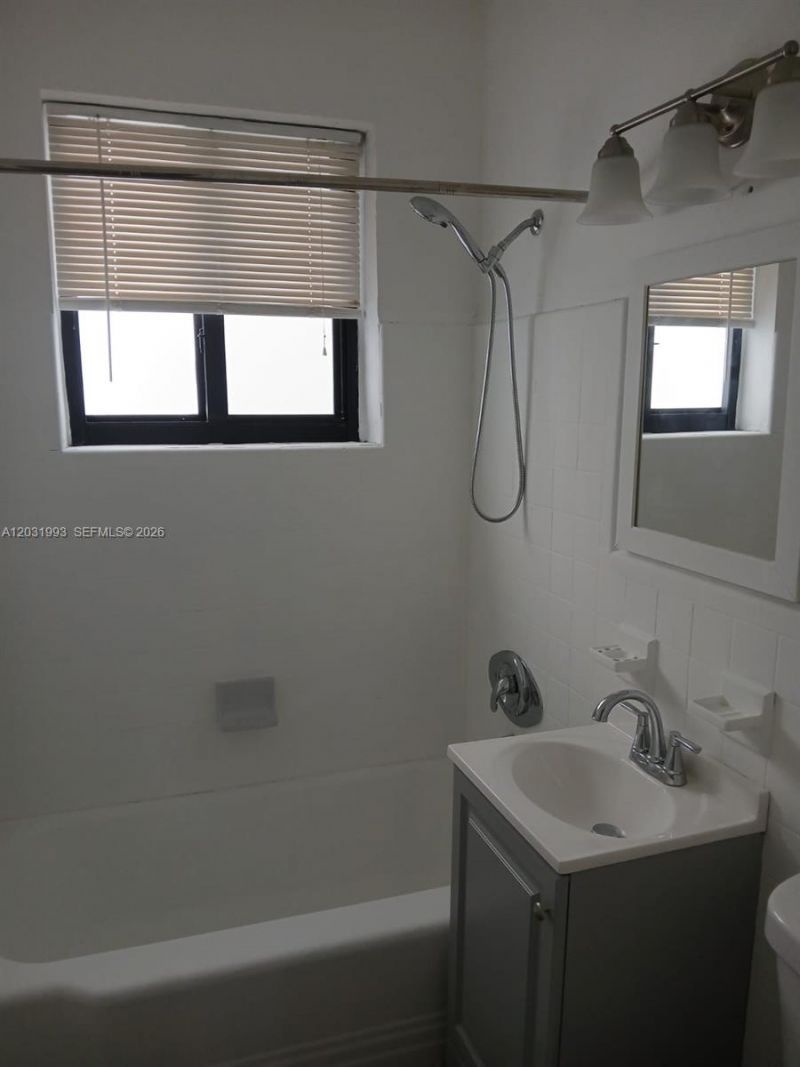 1400 NE 148th St , Unit 2, Miami, FL 33161 Photo