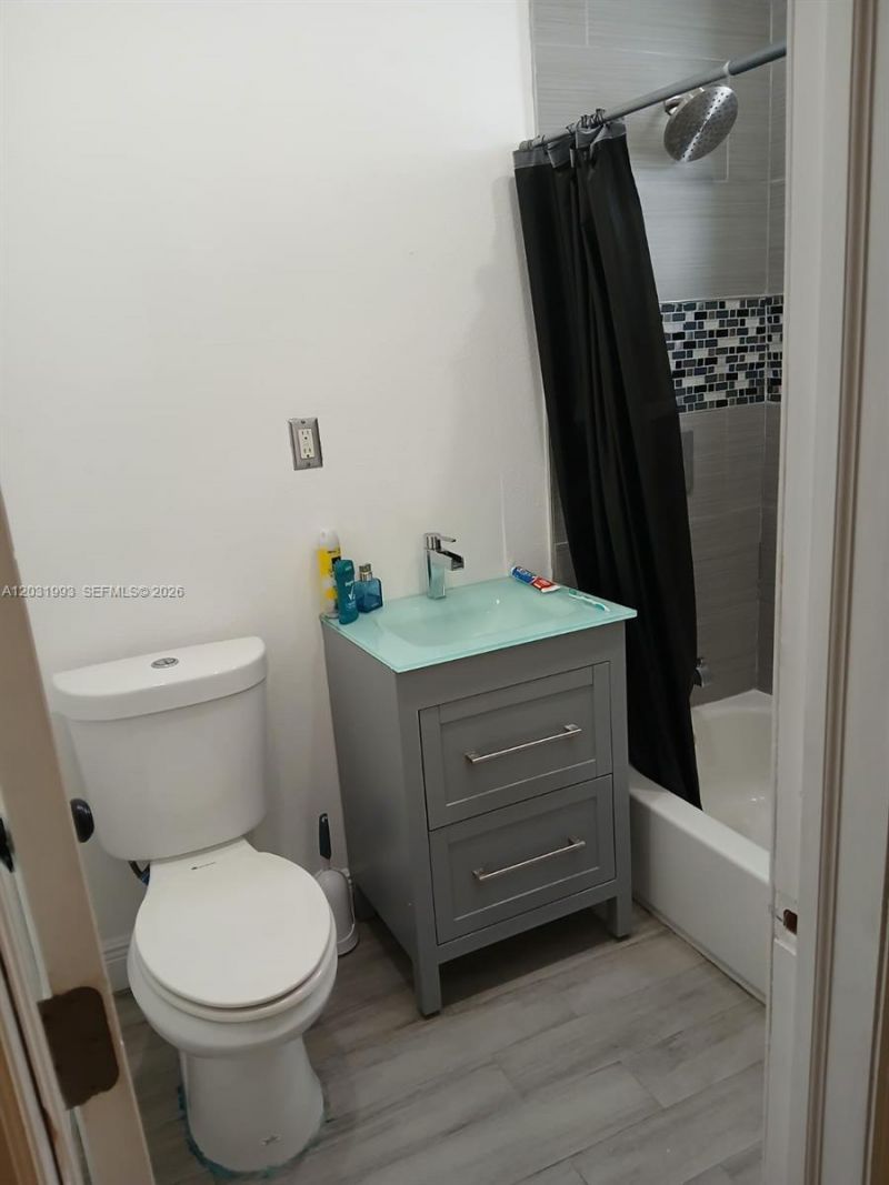 1400 NE 148th St , Unit 2, Miami, FL 33161 Photo