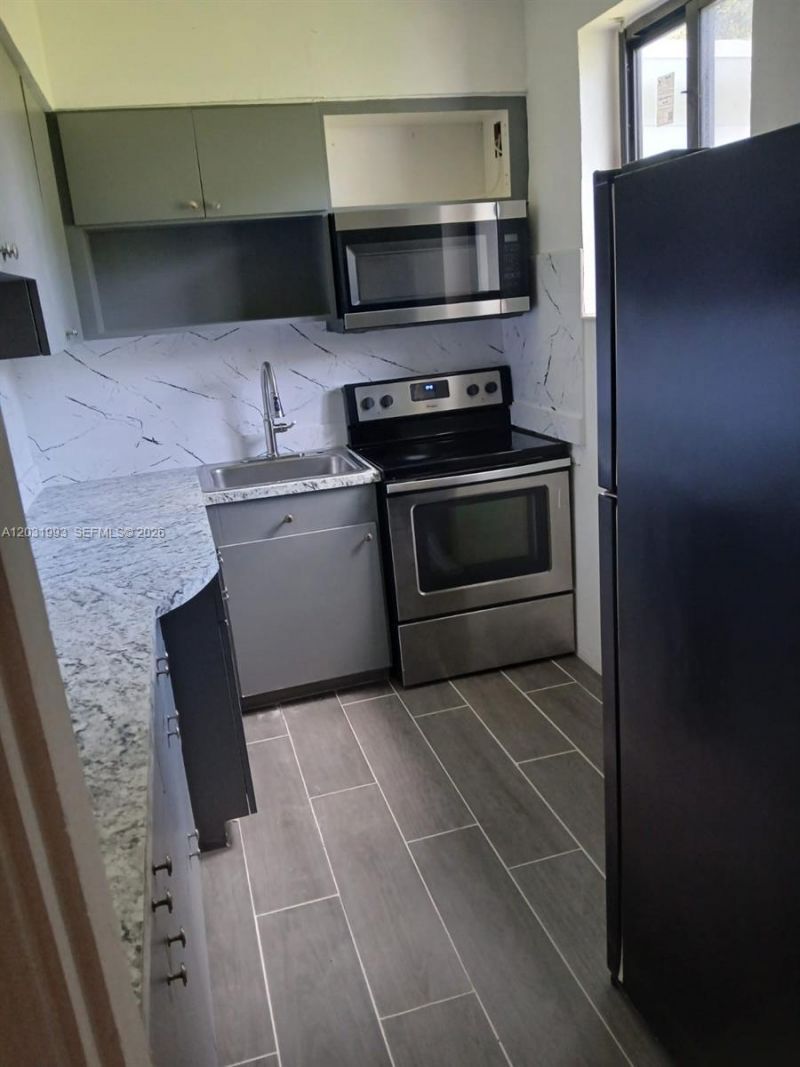 1400 NE 148th St , Unit 2, Miami, FL 33161 Photo