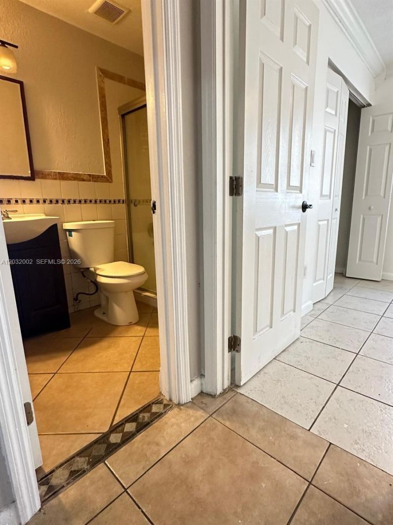 851 NE 207th Ter , Unit 6-202, Miami, FL 33179 Photo