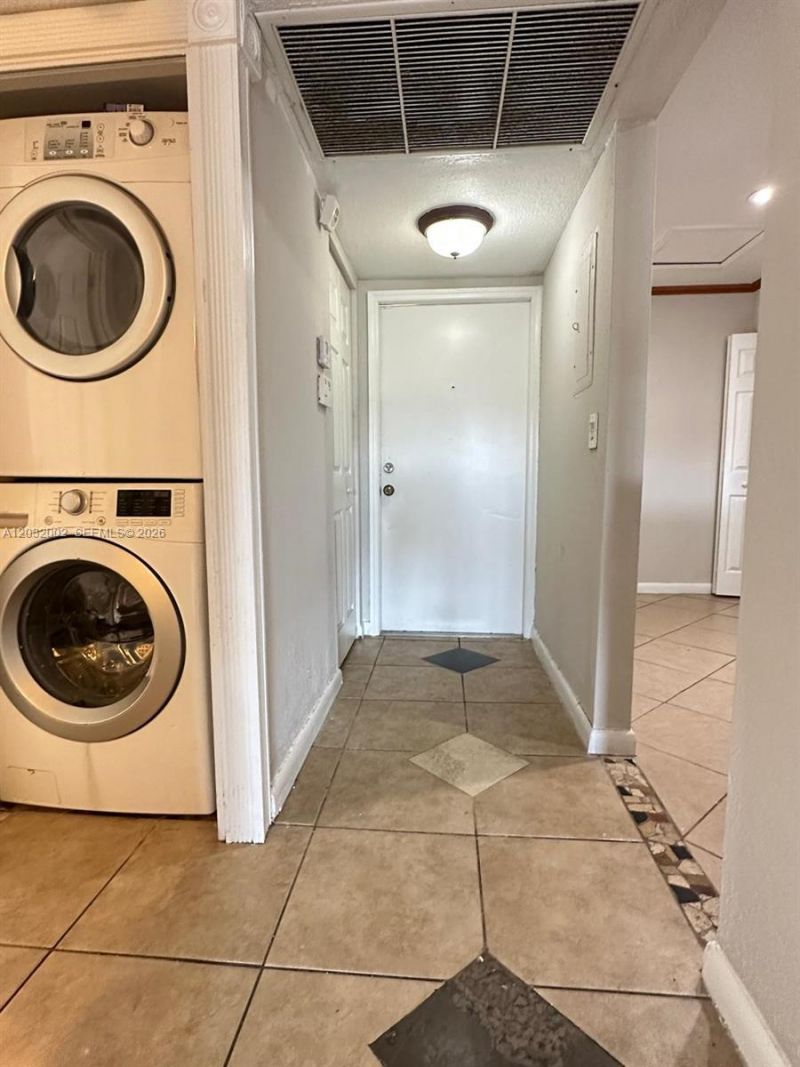 851 NE 207th Ter , Unit 6-202, Miami, FL 33179 Photo