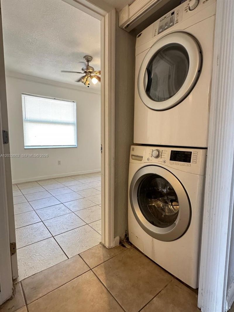 851 NE 207th Ter , Unit 6-202, Miami, FL 33179 Photo