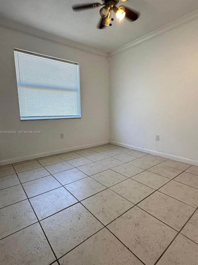 851 NE 207th Ter , Unit 6-202, Miami, FL 33179 Photo