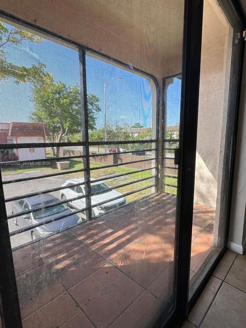 851 NE 207th Ter , Unit 6-202, Miami, FL 33179 Photo
